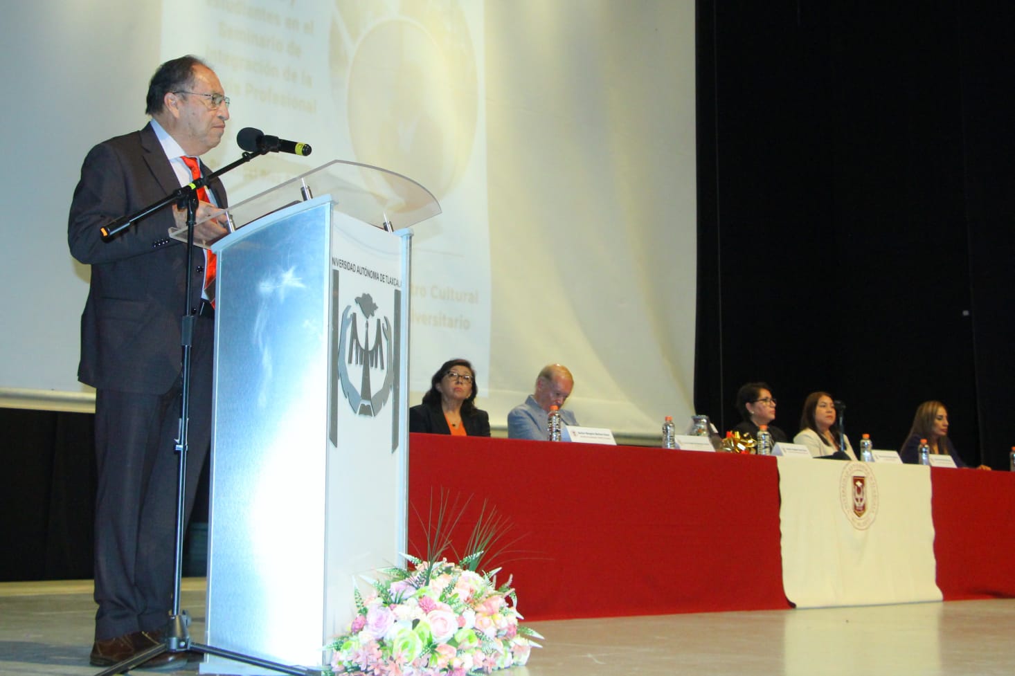 La docencia es el corazón de la transformación universitaria: Rector de la UATx